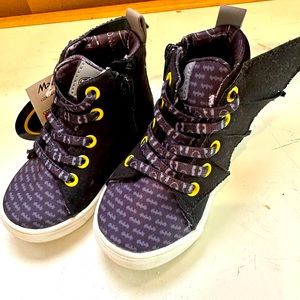 Sz6 NWT BATMAN SHOES!!!!